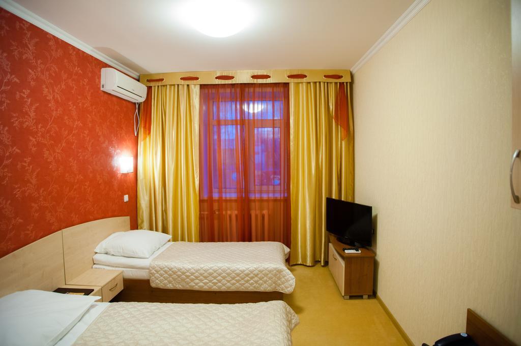 Mereke Hotel Ustʼ-Kamenogorsk Eksteriør bilde