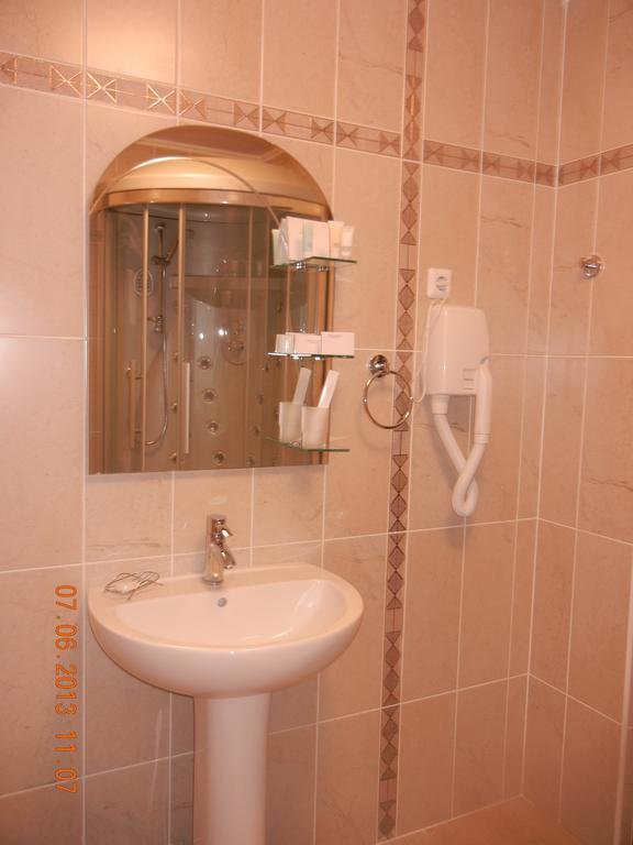 Mereke Hotel Ustʼ-Kamenogorsk Rom bilde