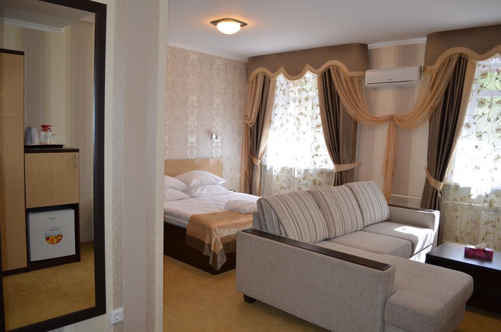 Mereke Hotel Ustʼ-Kamenogorsk Rom bilde