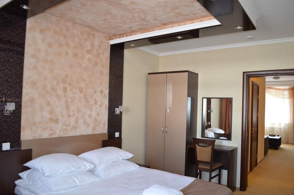 Mereke Hotel Ustʼ-Kamenogorsk Rom bilde