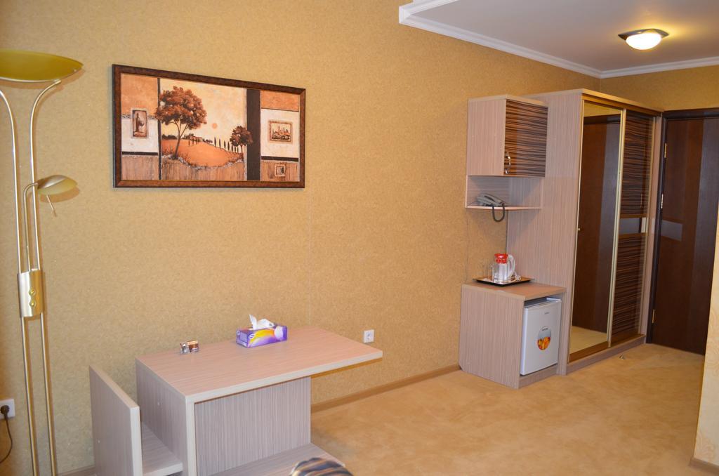 Mereke Hotel Ustʼ-Kamenogorsk Rom bilde