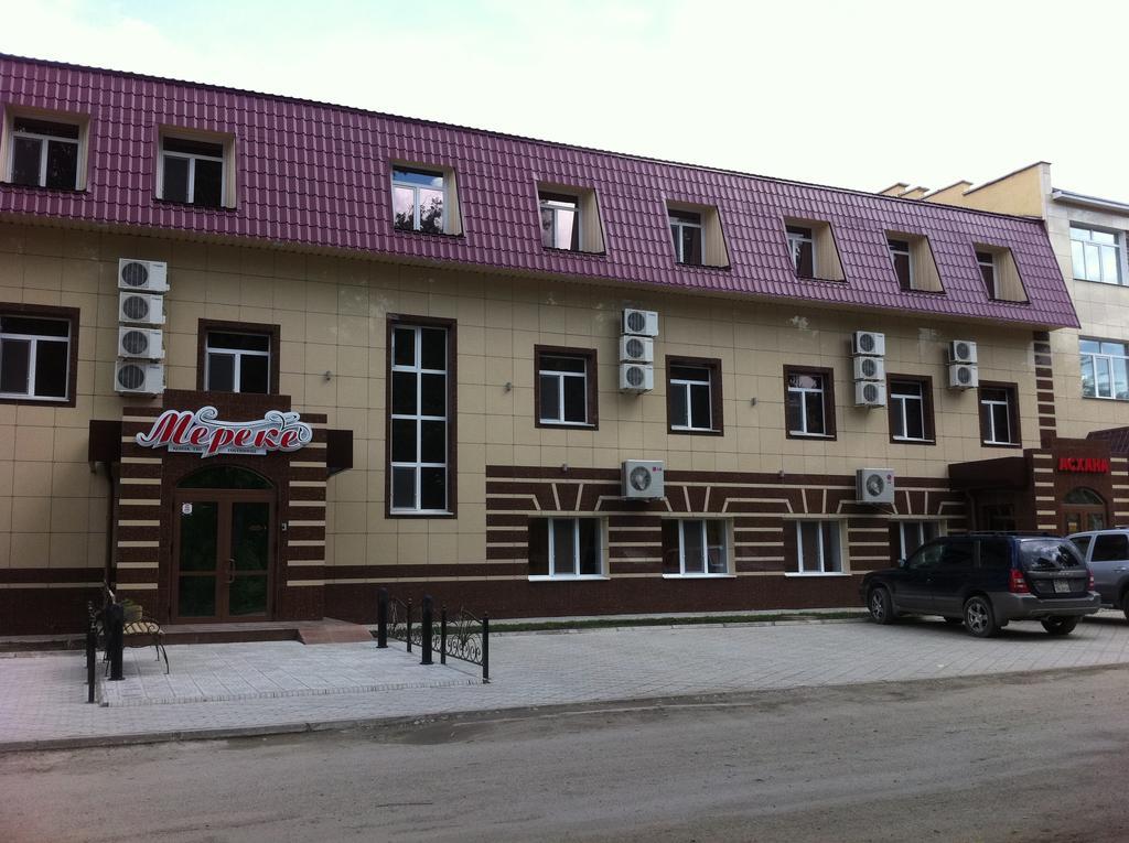 Mereke Hotel Ustʼ-Kamenogorsk Eksteriør bilde