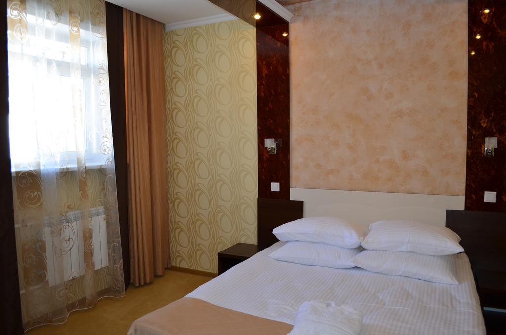 Mereke Hotel Ustʼ-Kamenogorsk Rom bilde