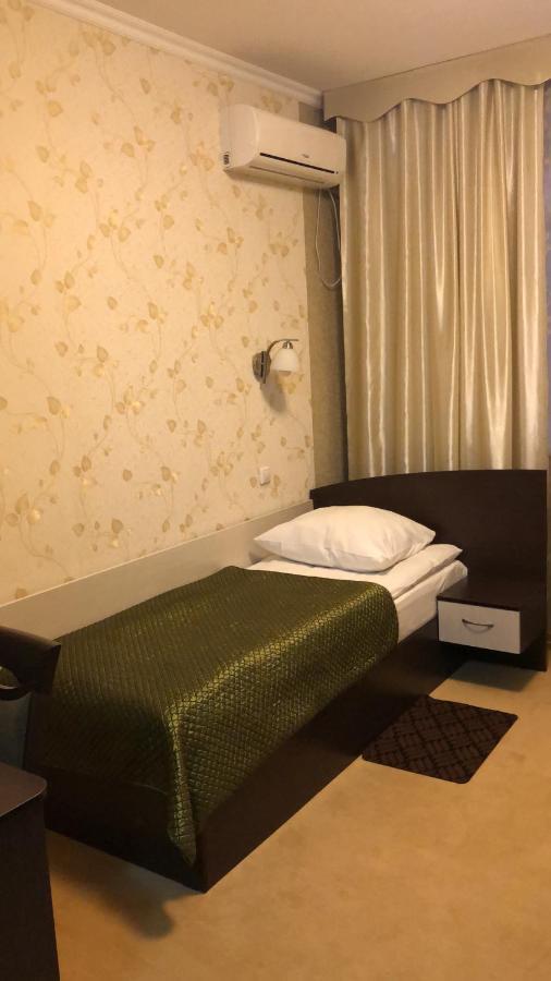 Mereke Hotel Ustʼ-Kamenogorsk Eksteriør bilde