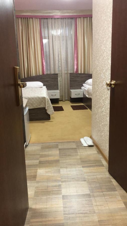 Mereke Hotel Ustʼ-Kamenogorsk Eksteriør bilde