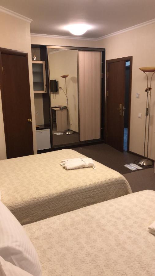 Mereke Hotel Ustʼ-Kamenogorsk Eksteriør bilde